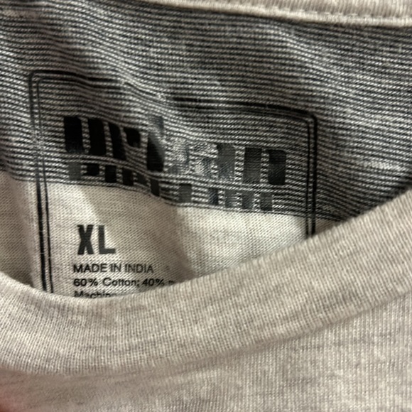 Gray and dark gray striped tshirt - Picture 2 of 4